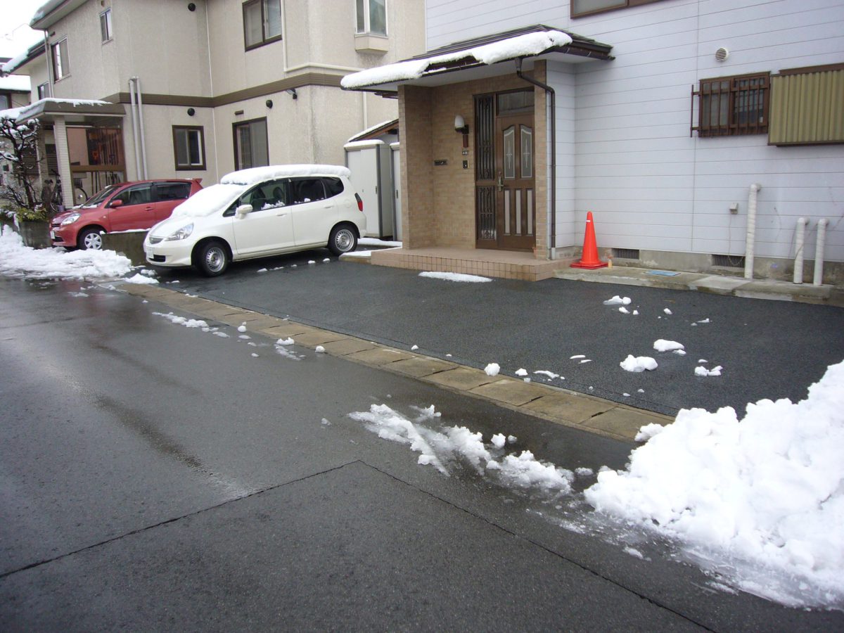 山形市住宅駐車場